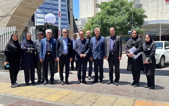 بازدید رئیس دانشگاه علوم پزشکی مشهد از بیمارستان موسی بن جعفر (ع) در آستانه مراسم تشییع پیکر مطهر رهبر شهید اسلام